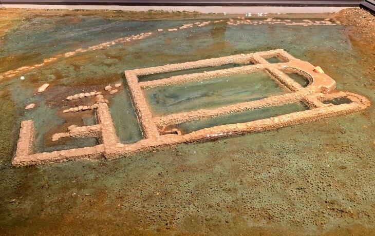 İznik Gölü’nde su altında keşfedilen Aziz Neophytos Bazilikası’nın arkeolojik kazı verilerine dayanarak hazırlanan mimari plan ve kalıntı modelinin detaylı görünümü.